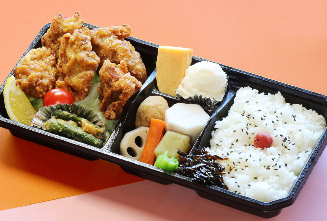 四季の湯手作り唐揚げ弁当